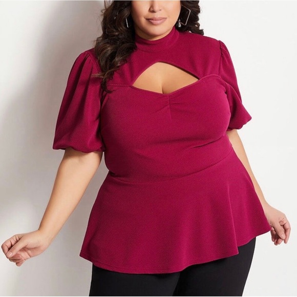🤍”Sale”Nwt Gorgeous puff sleeves raspberry peplum peek a boo top size 22/24. - Picture 1 of 8